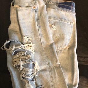 Extra ripped Levi’s jeans